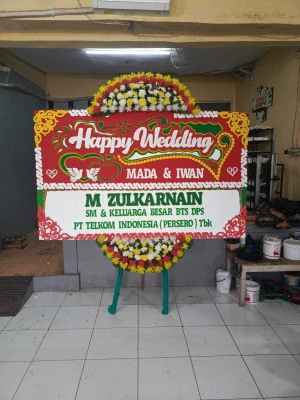 Papan Bunga di Taman